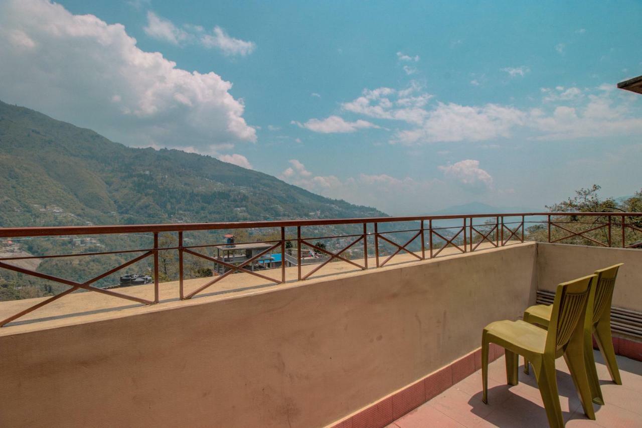 Maplewood Hotel & Spa Gangtok Exterior foto